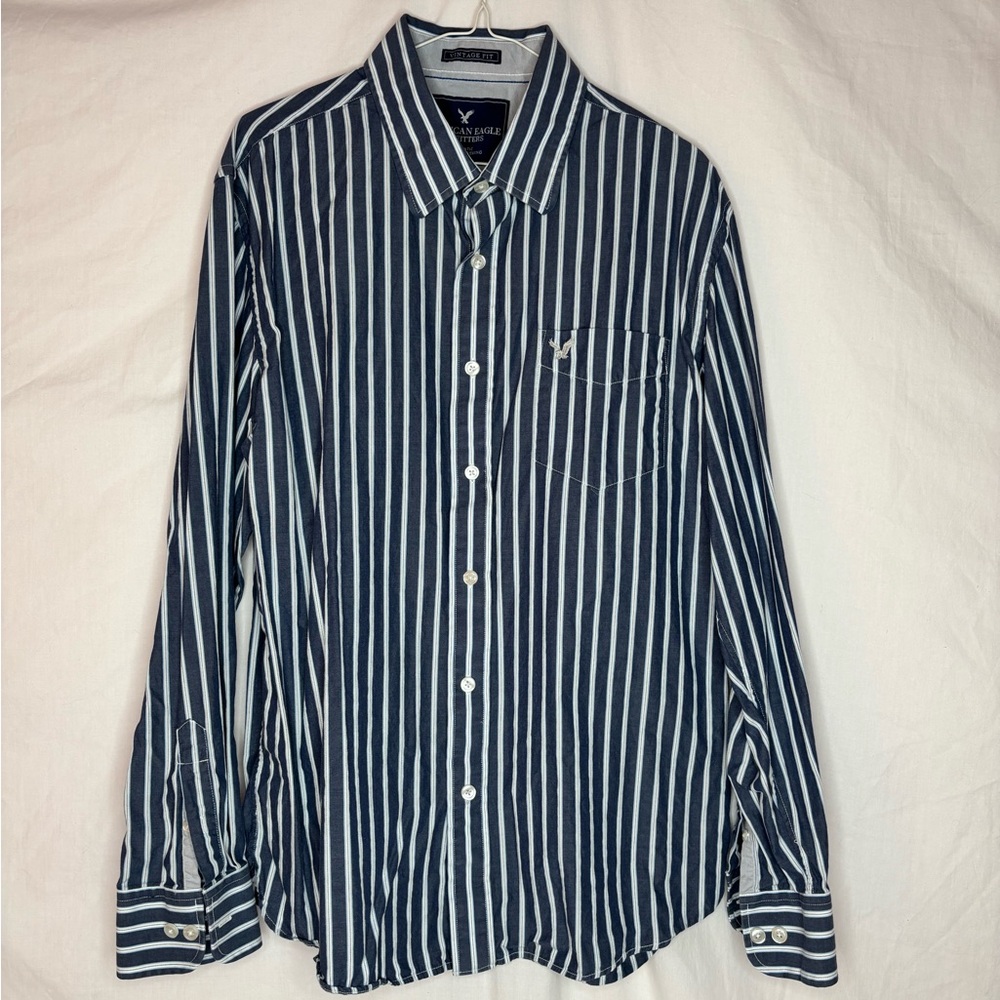AEO men’s long sleeve button down shirt sizeXL vintage fit striped cuff buttons